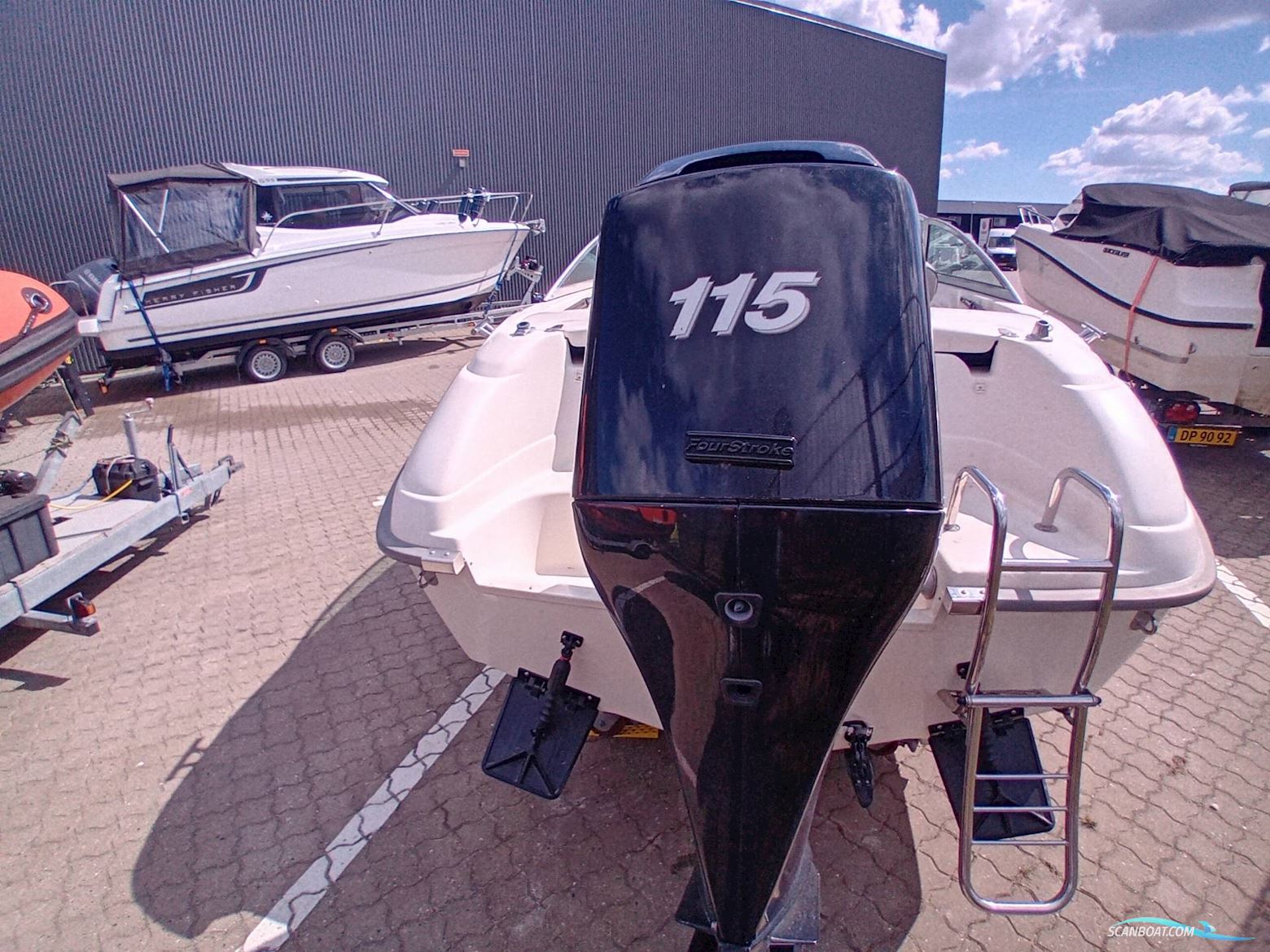 Bella 512 Excel Bowrider m/100hk Mercury 4-Takt Efi