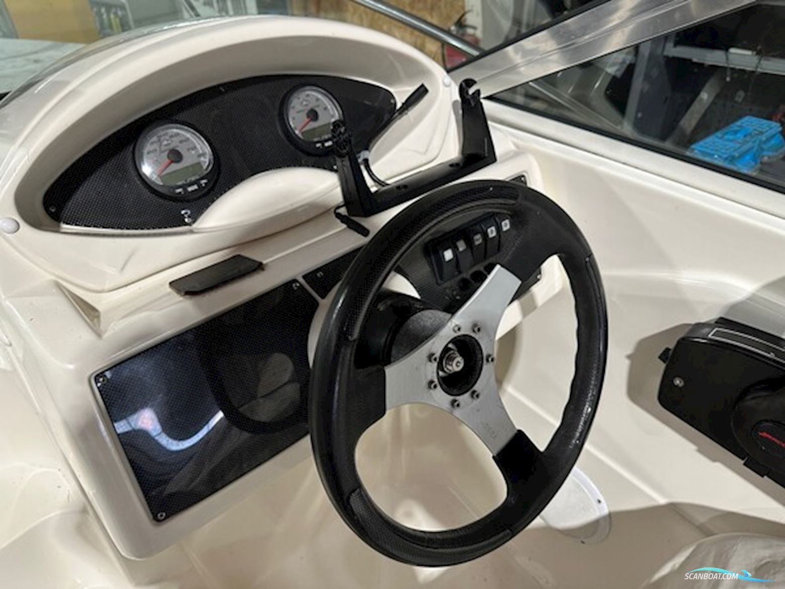 Bella 620 DC – 2005 Med Mercury 115 HK EFI – 2018 • Super velholdt kvalitets-dagcruiser