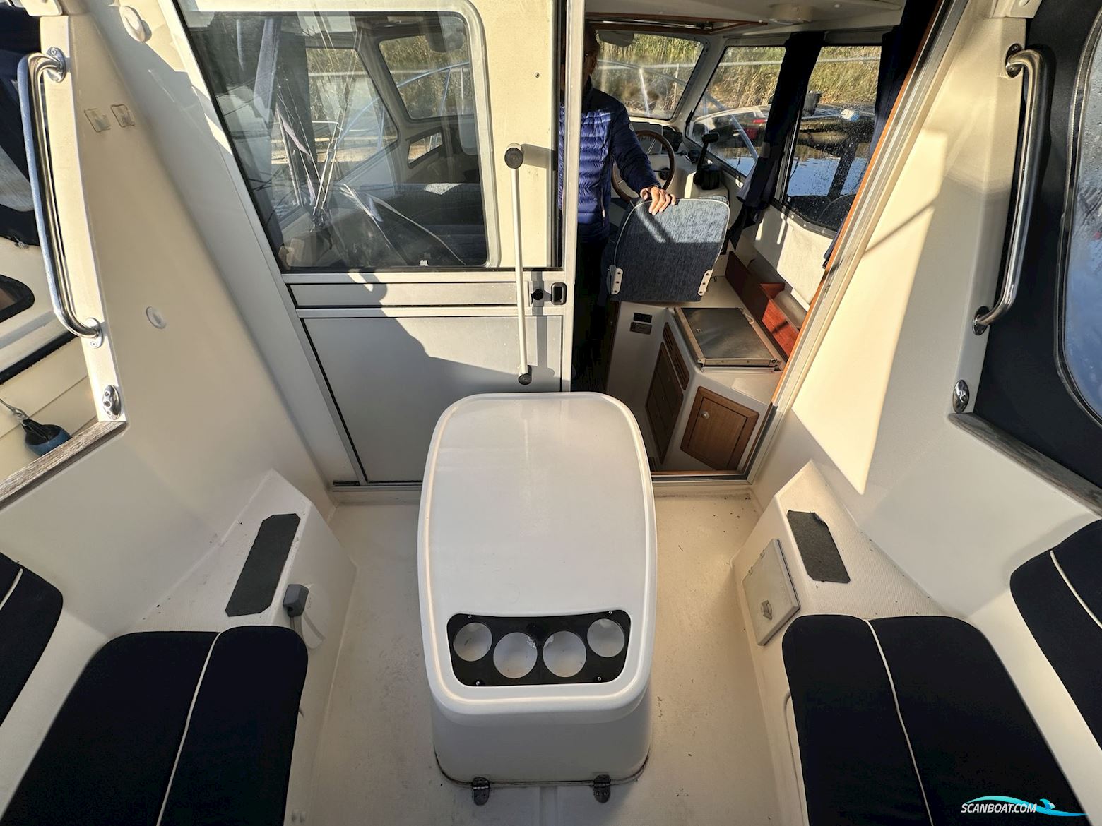 Bella 703