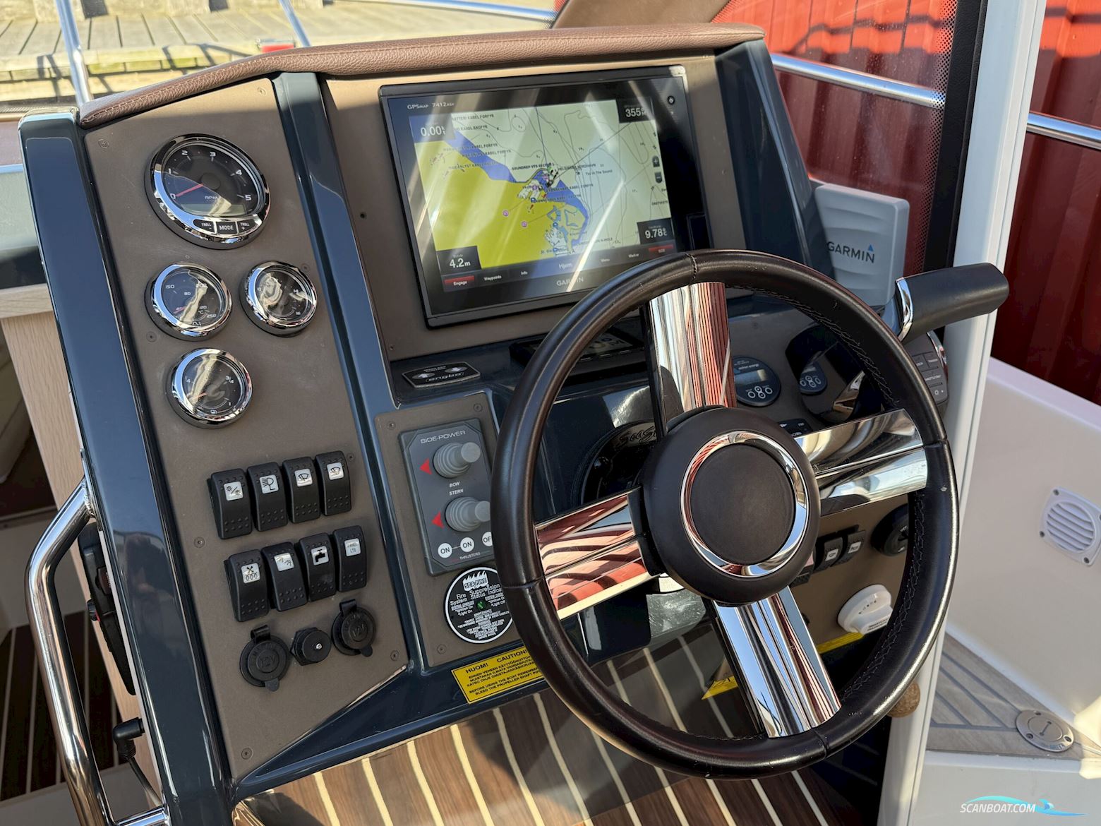 Bella 9000 Utroligt Rummelig Familiebåd