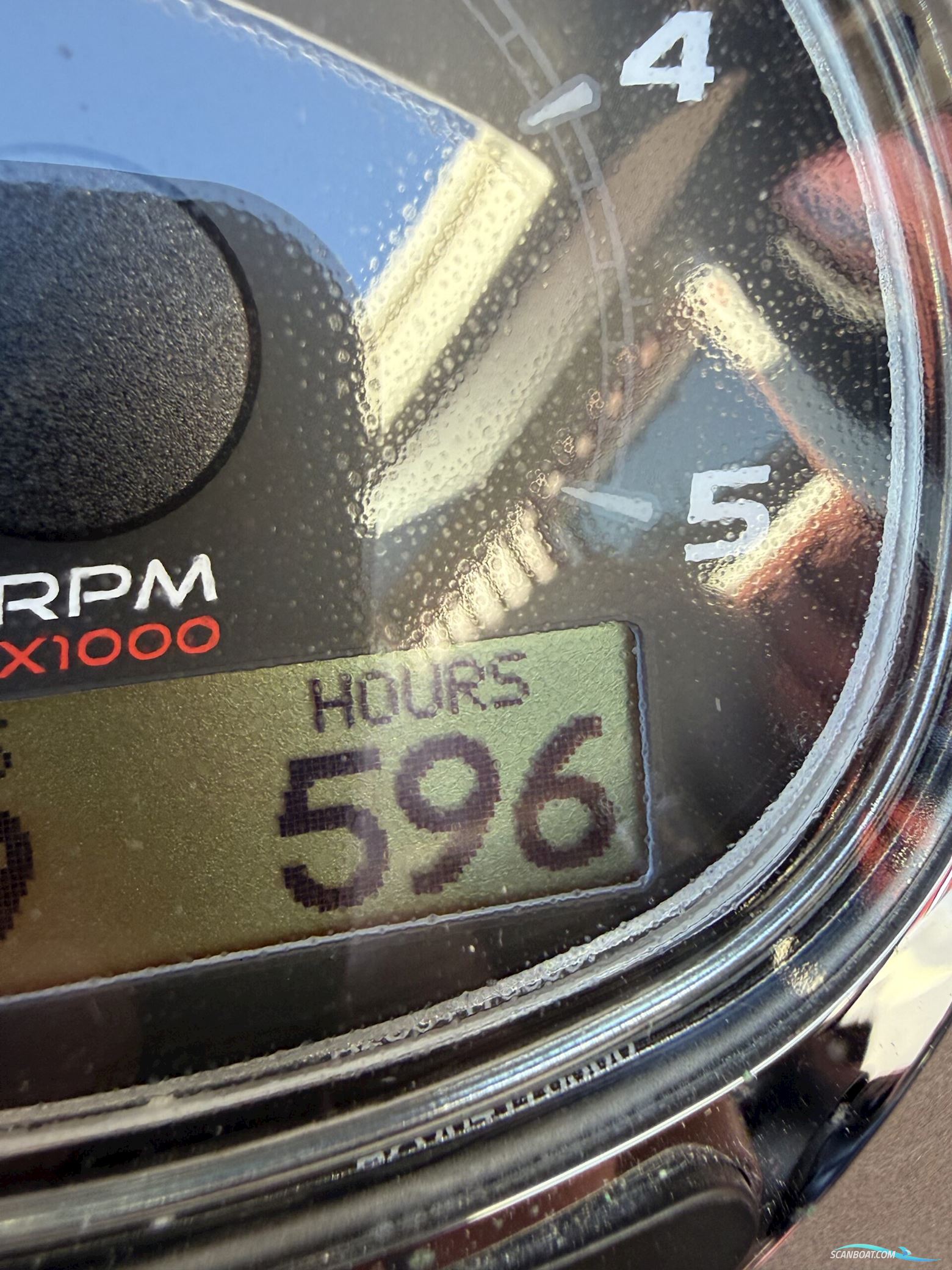 Bella 9000 Utroligt Rummelig Familiebåd