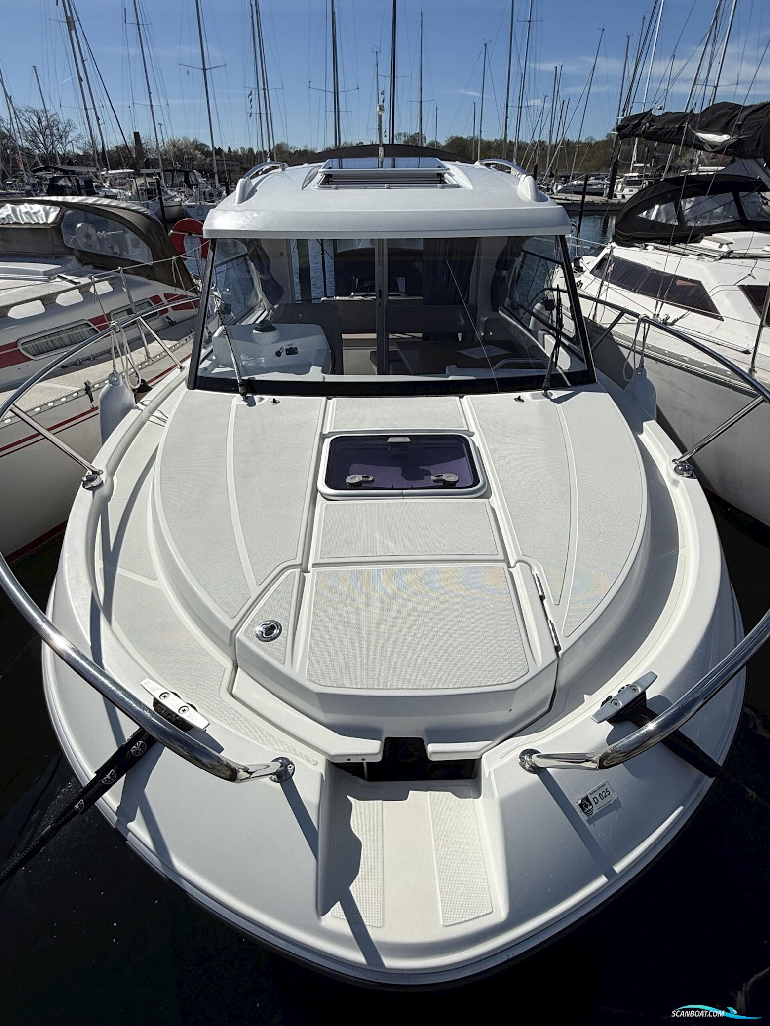 Beneteau Antares 7