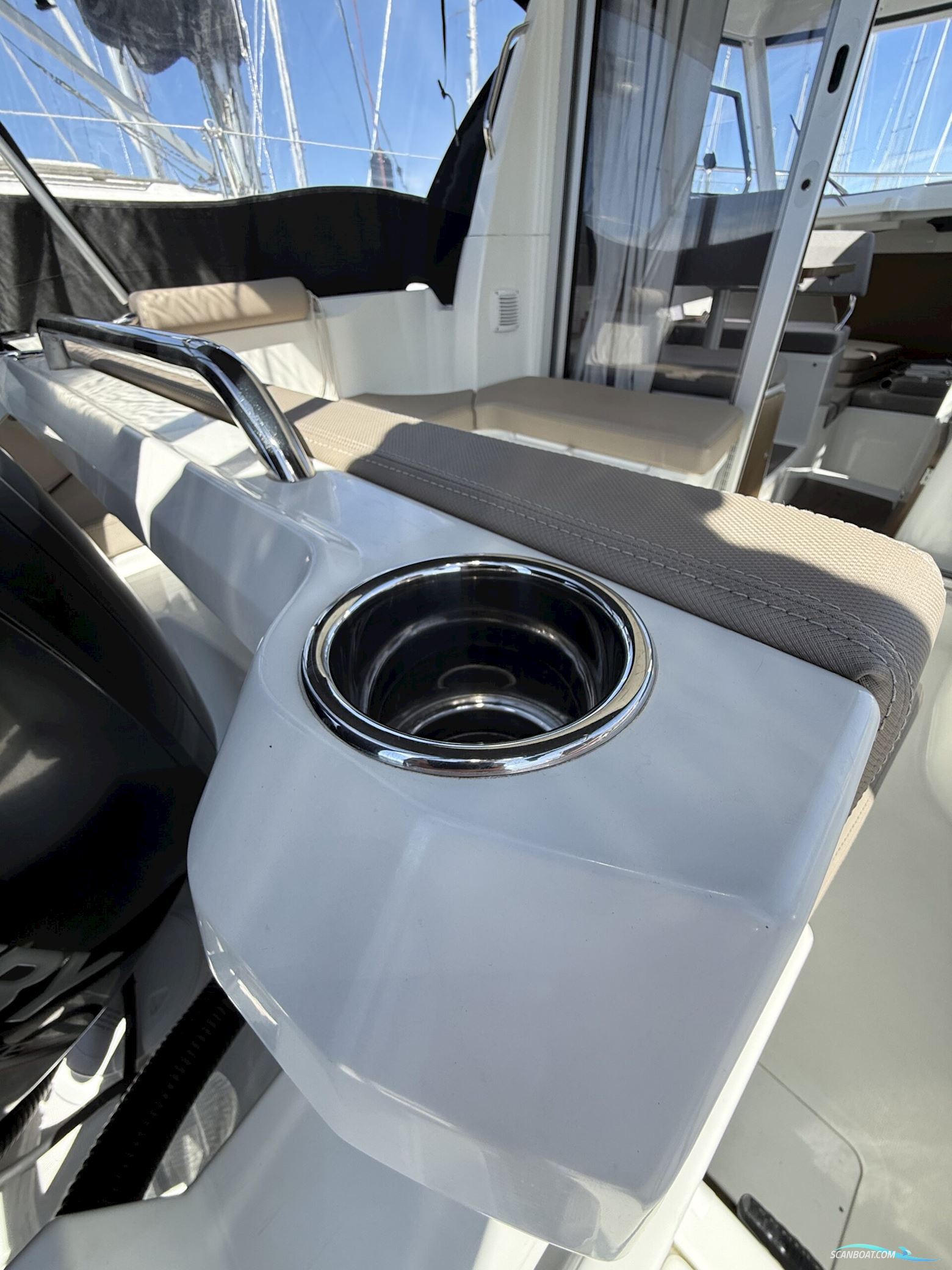 Beneteau Antares 7