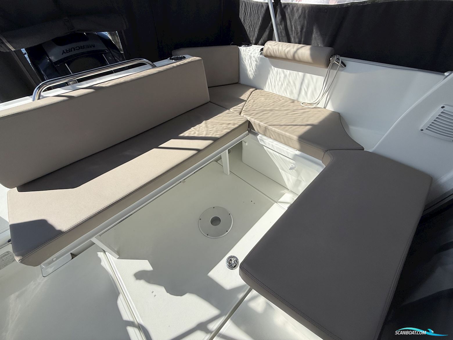 Beneteau Antares 7