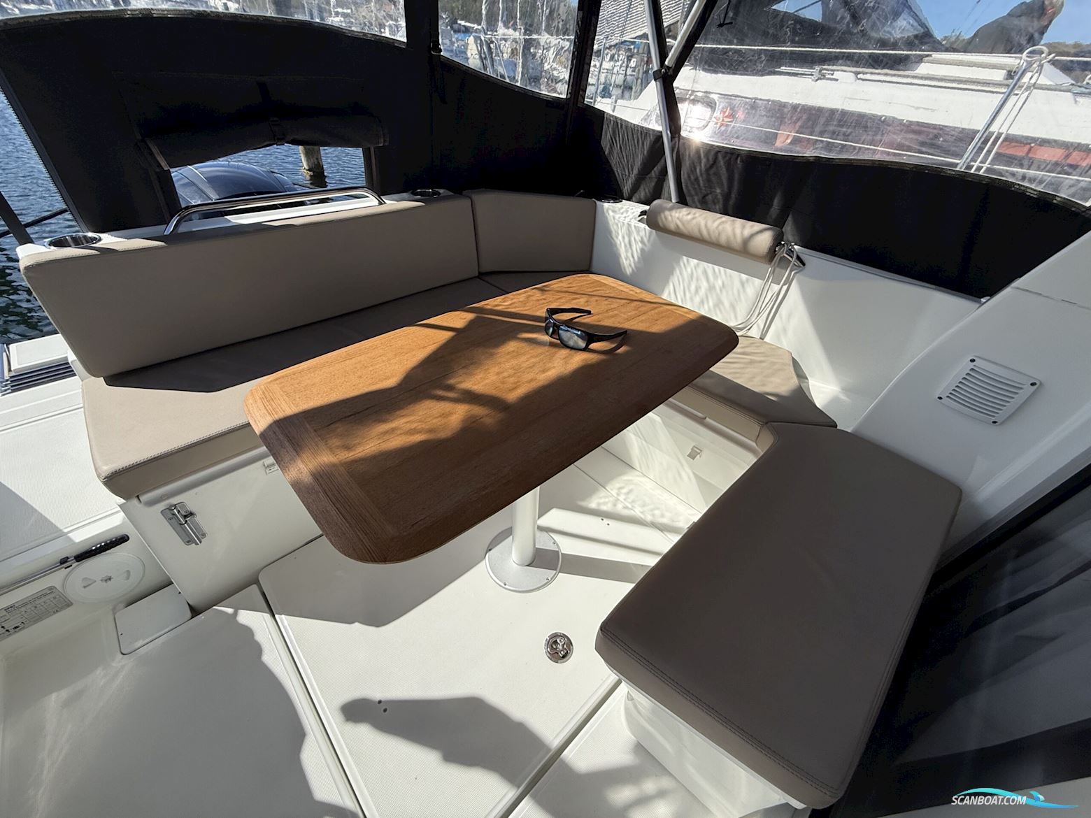 Beneteau Antares 7