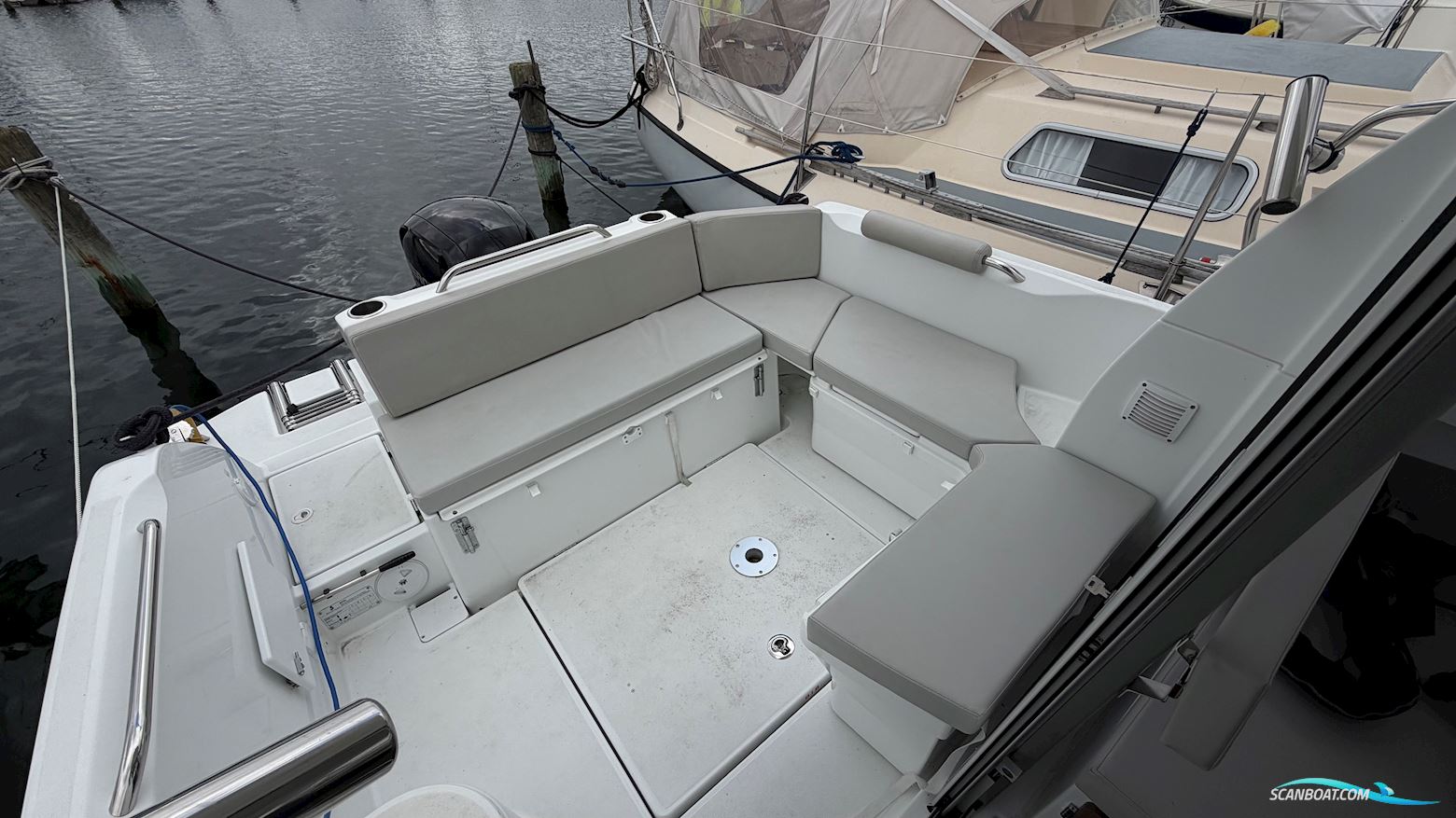 Beneteau Antares 7