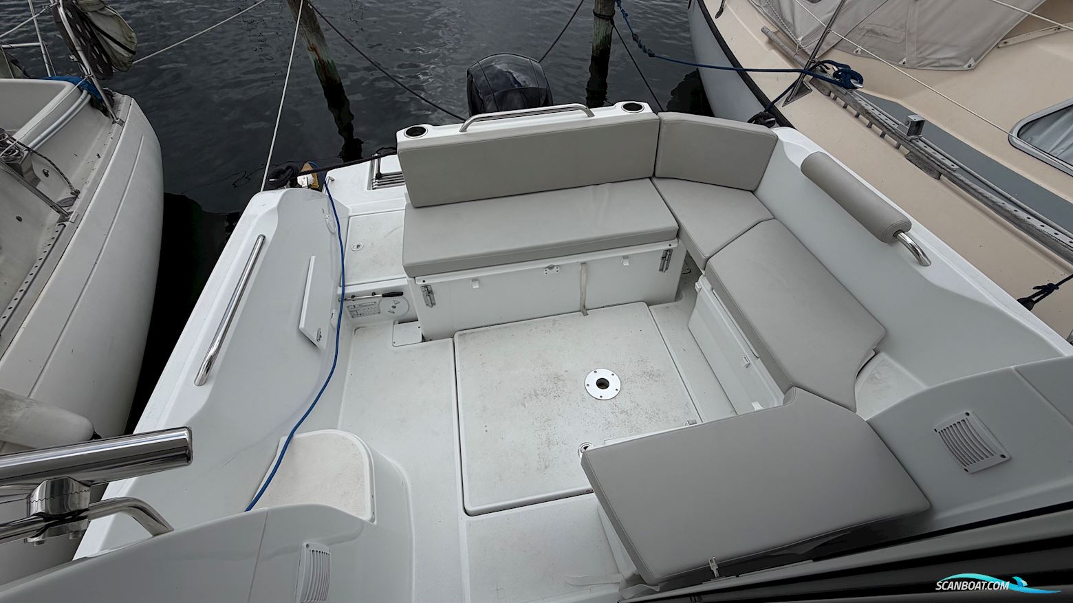 Beneteau Antares 7