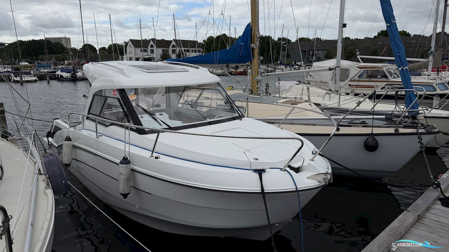 Beneteau Antares 7