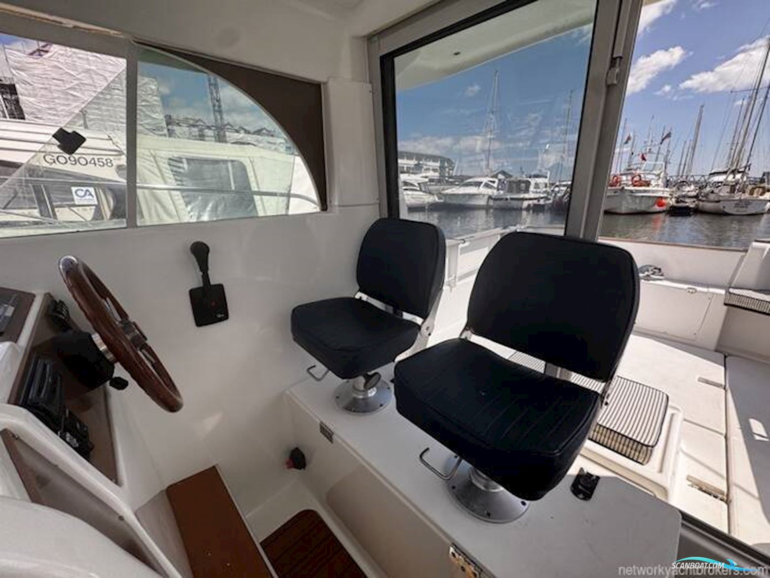 Beneteau Antares 710