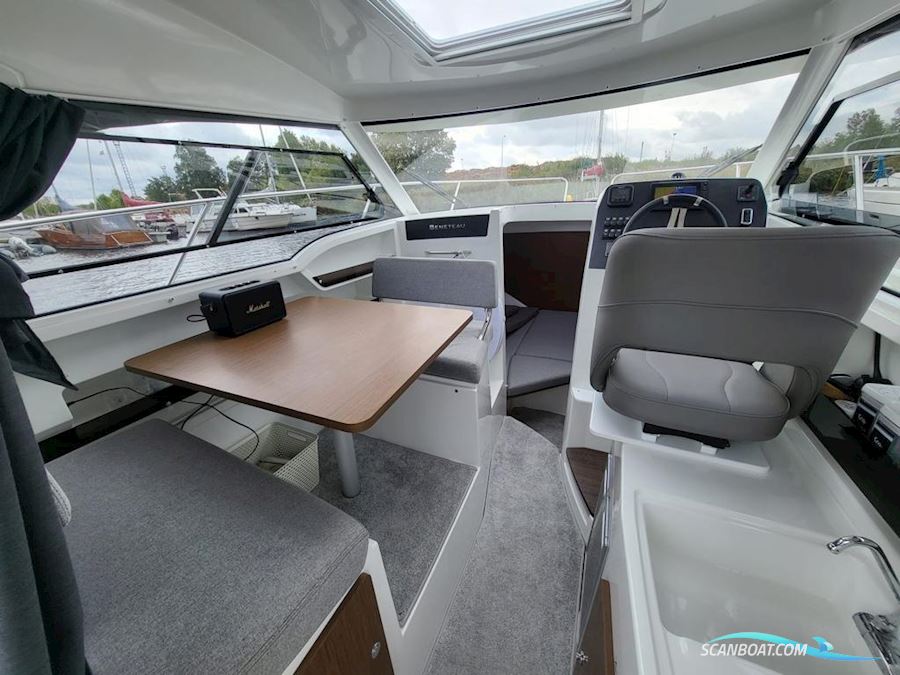 Beneteau Antares 8