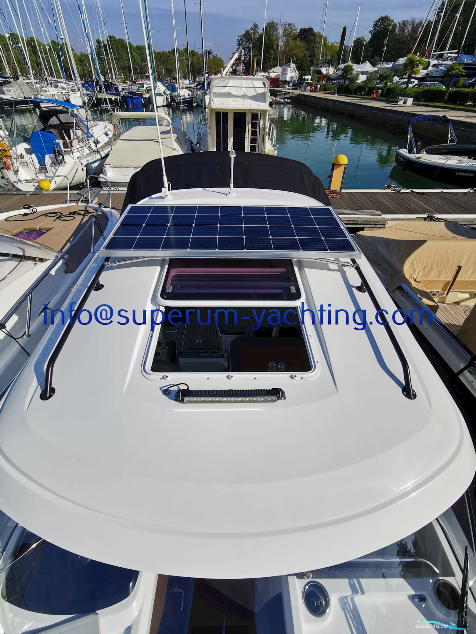 Beneteau Antares 8