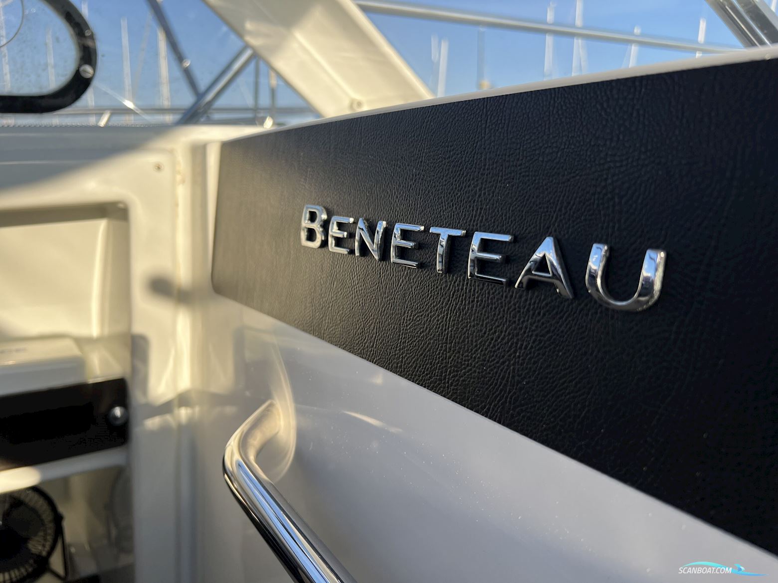 Beneteau Antares 8