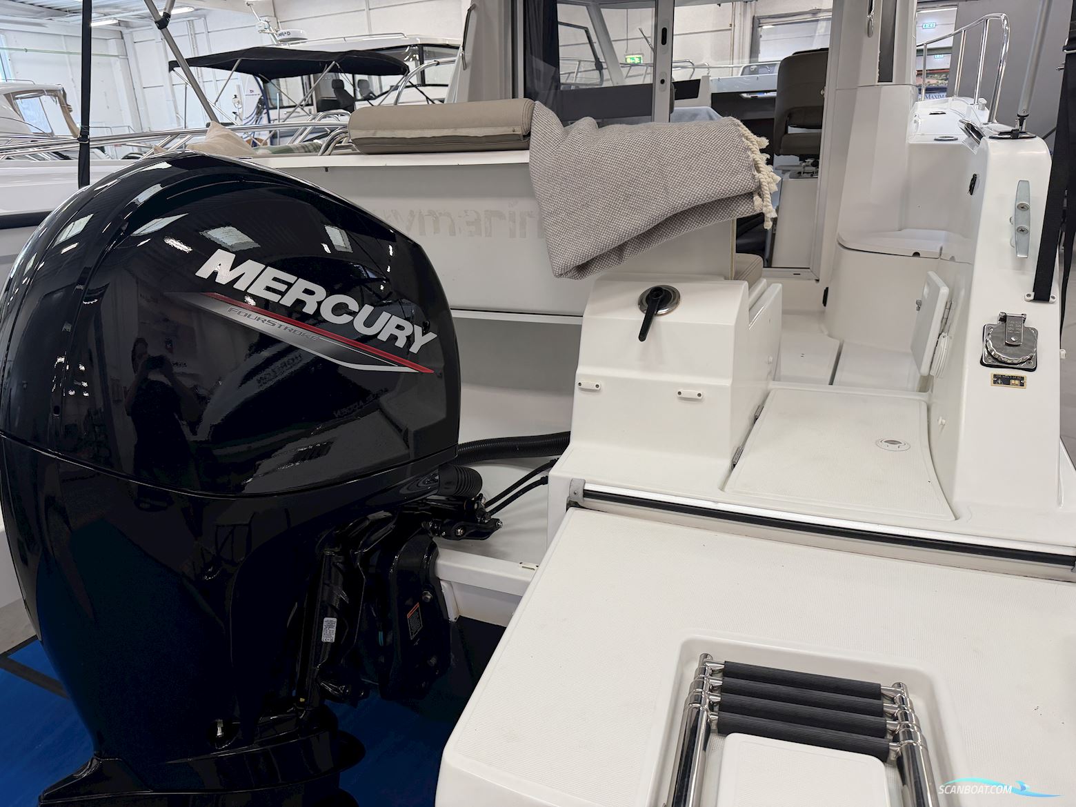 Beneteau Antares 8