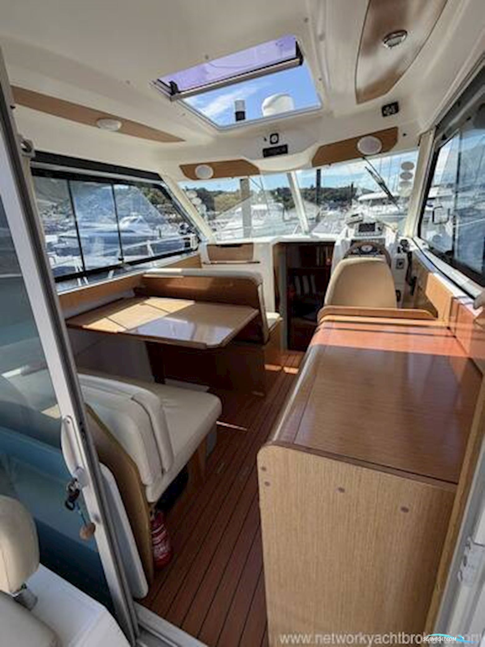 Beneteau Antares 8