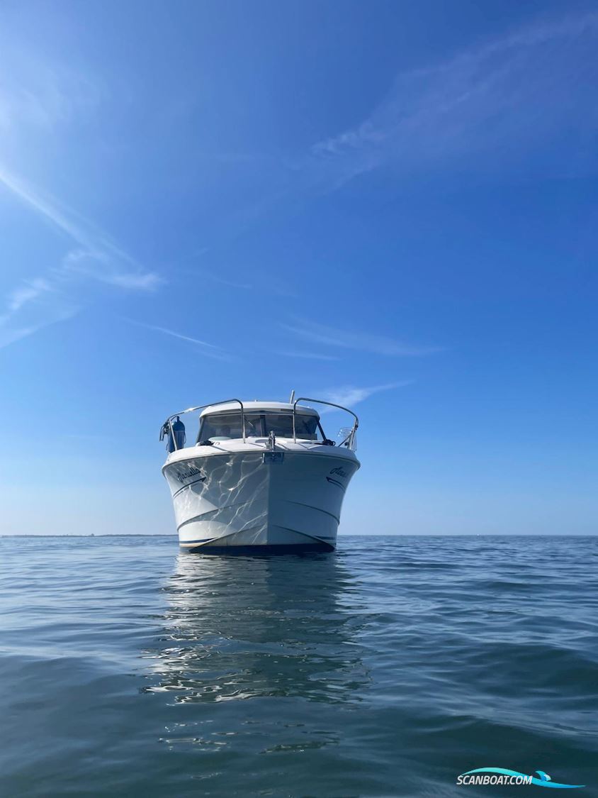 Beneteau Antares 8