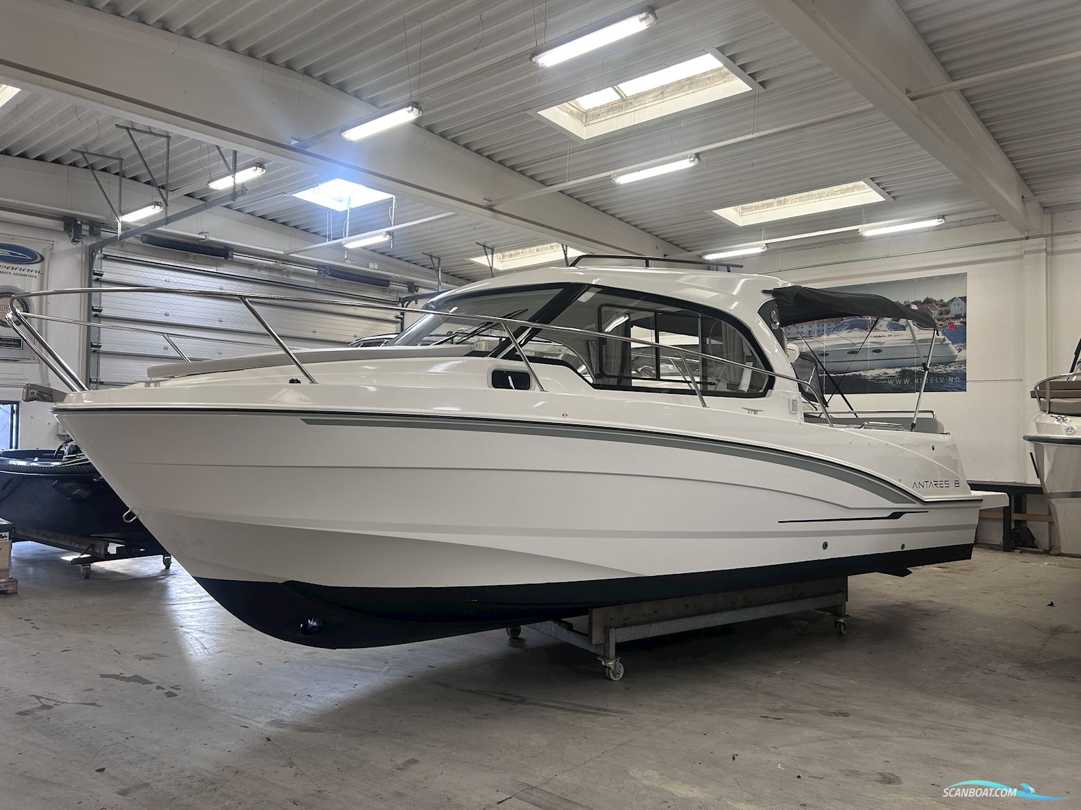 Beneteau Antares 8 V2 Motorbåd 2023, med Mercury 150 hk 4-Takt motor, Danmark