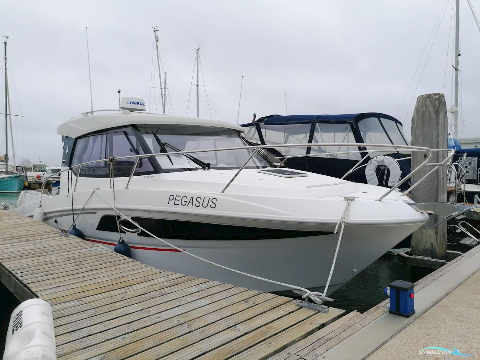 Beneteau Antares 8.80 Motorbåd 2017, med Suzuki motor, England
