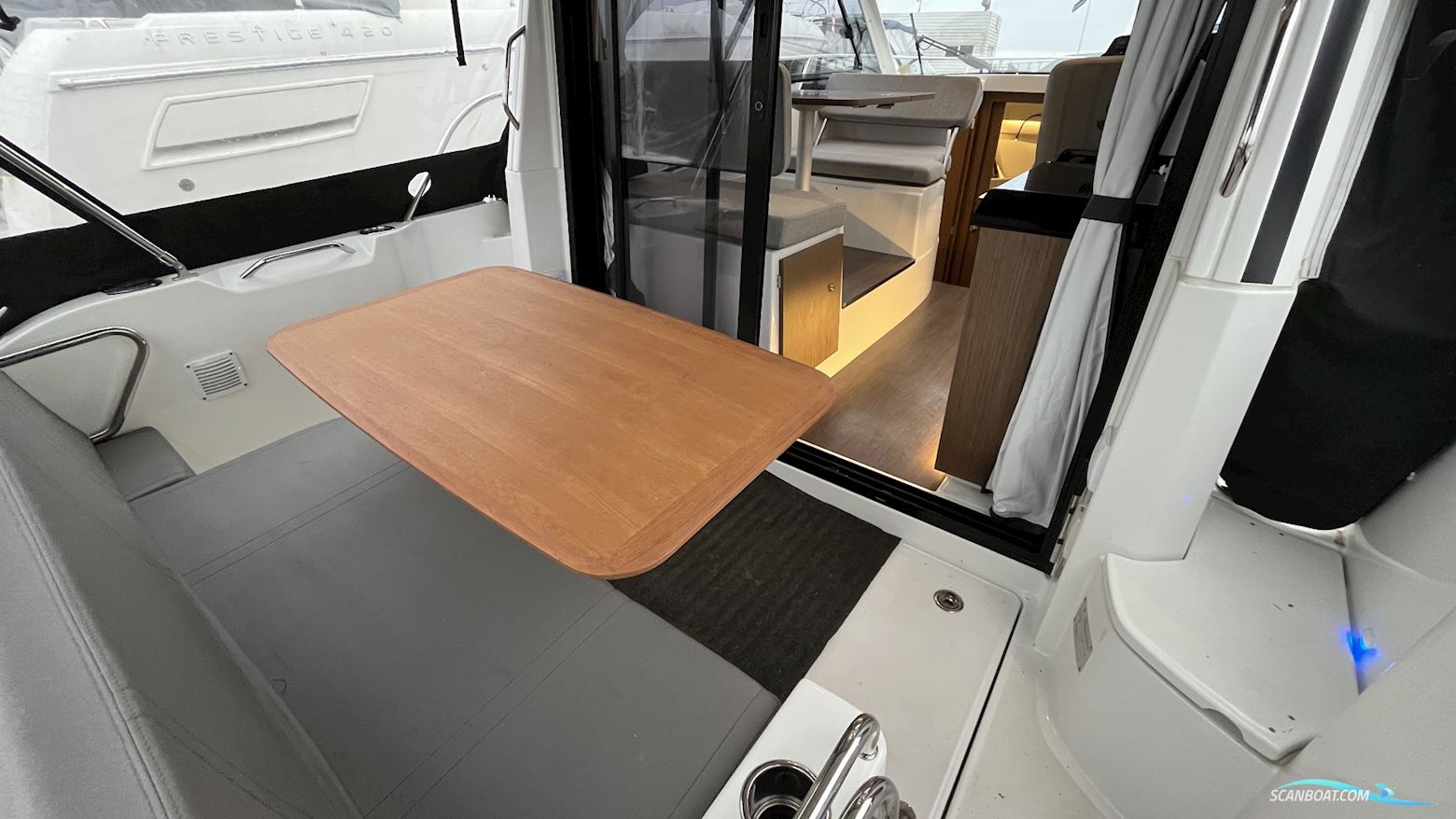 Beneteau Antares 9 