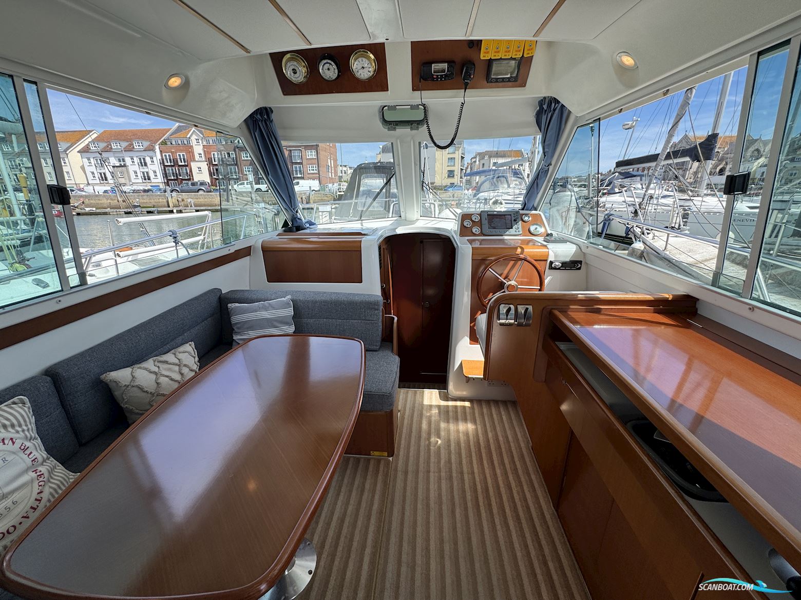 Beneteau Antares 9