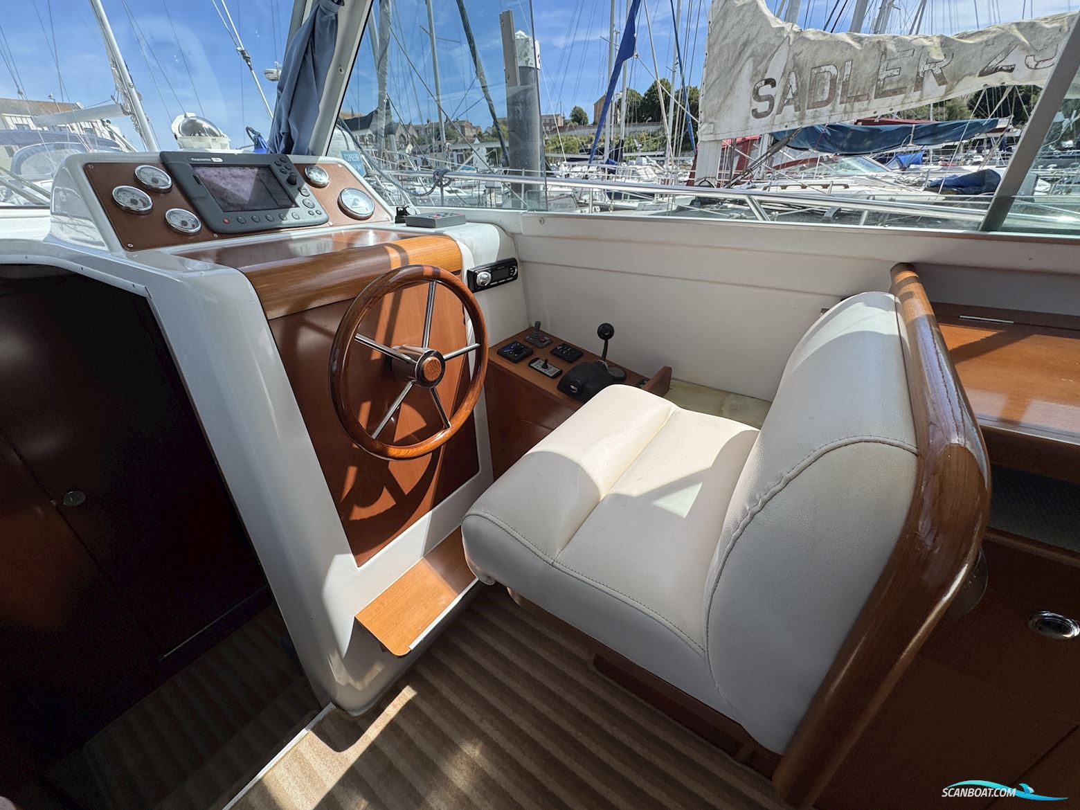 Beneteau Antares 9
