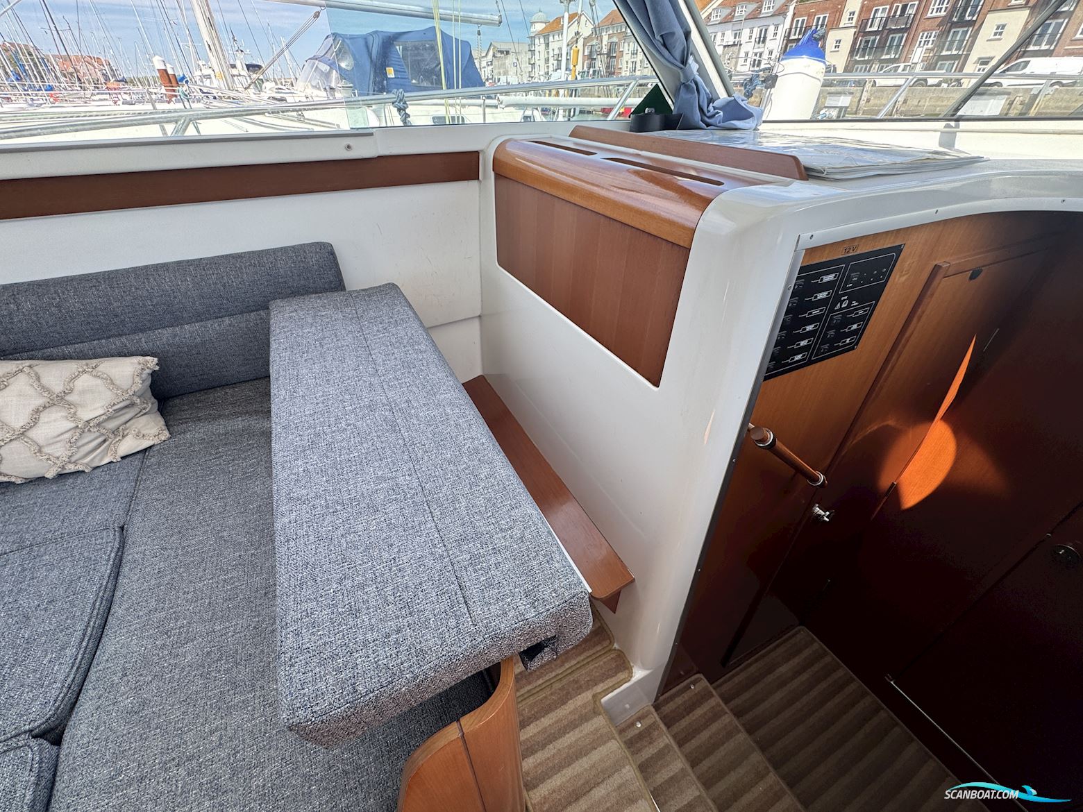 Beneteau Antares 9
