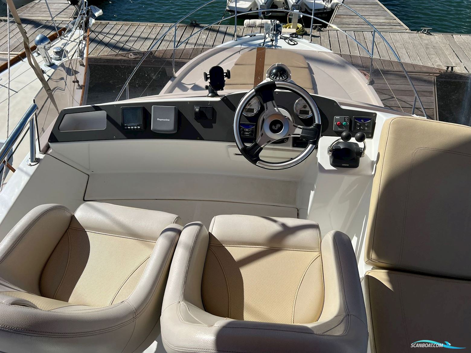 Beneteau Antares 9.80 Flybridge – 2009