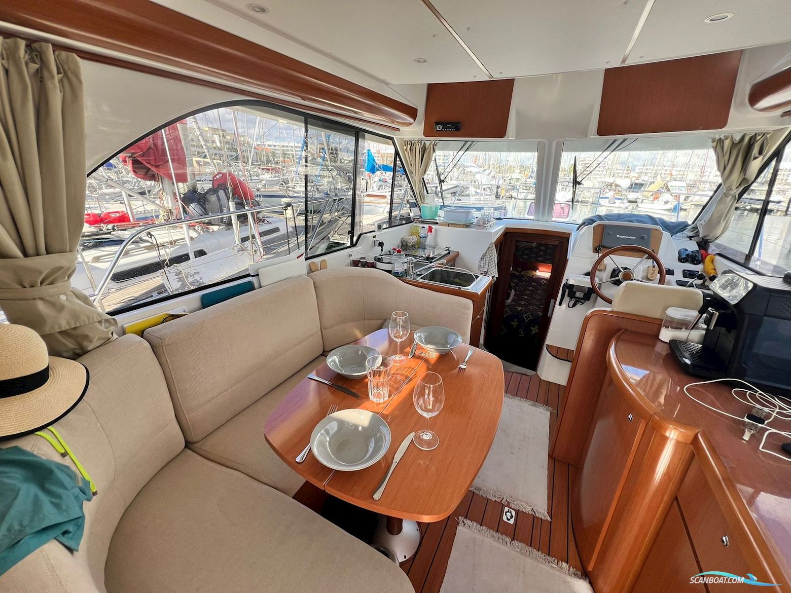 Beneteau Antares 9.80 Flybridge – 2009