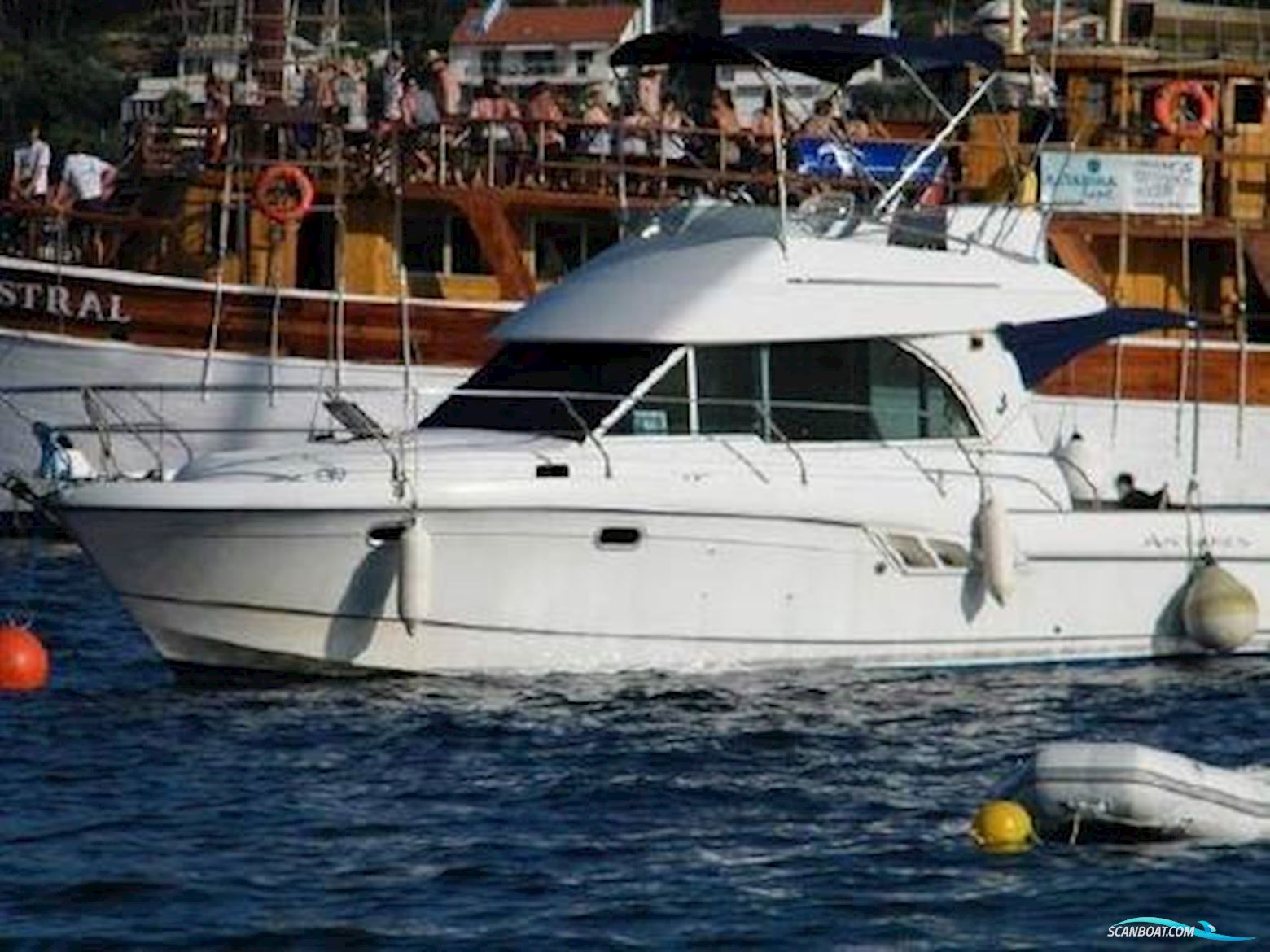 Beneteau Antares 980 Motorbåd 2004, med Nanni 4.390 Tdi motor, Grækenland