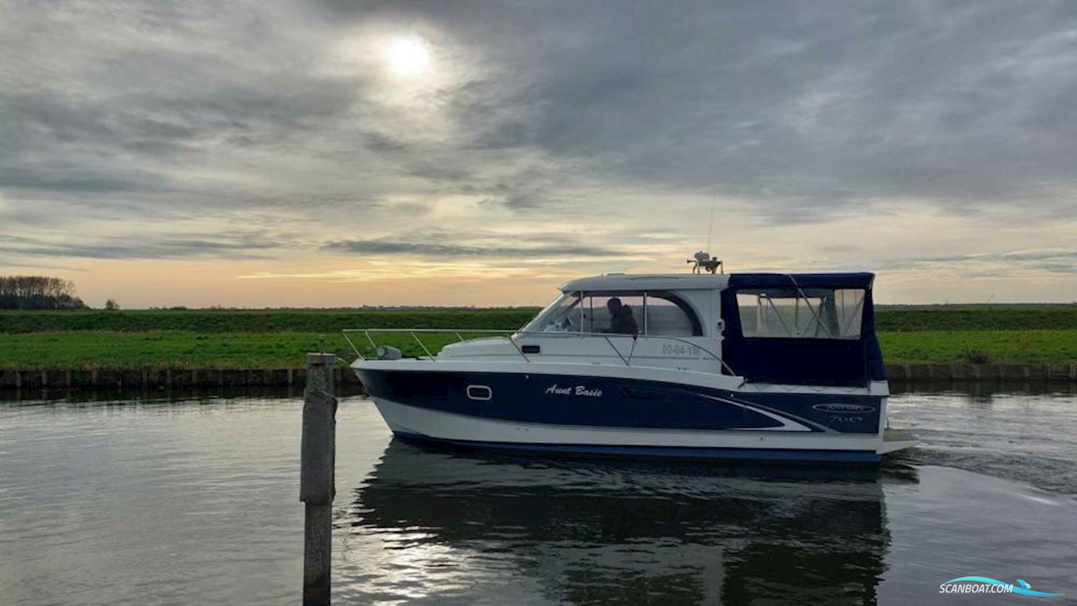Beneteau Antaris 760 Motorbåd 2008, med Nanni motor, Holland