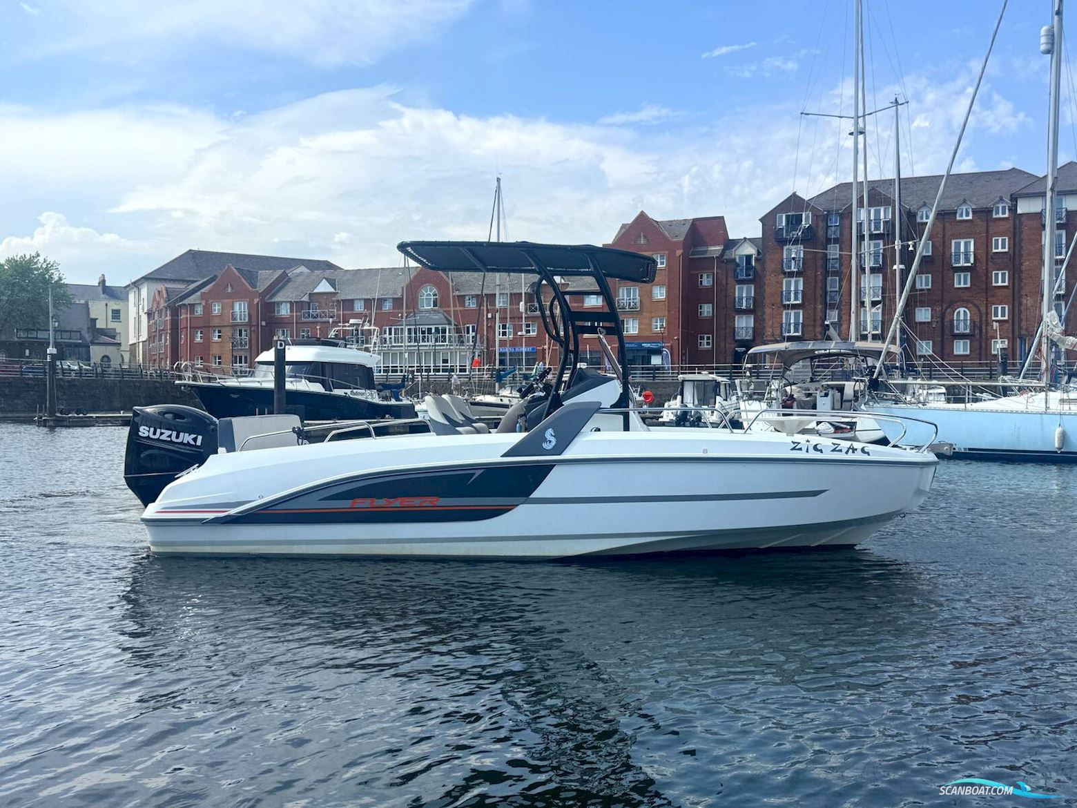 Beneteau Flyer 6.6 Spacedeck Motorbåd 2018, med Suzuki motor, England