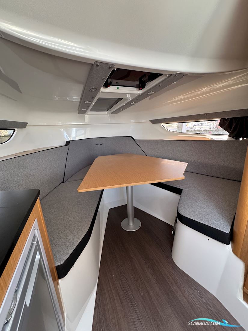 Beneteau Flyer 8.8 Sundeck