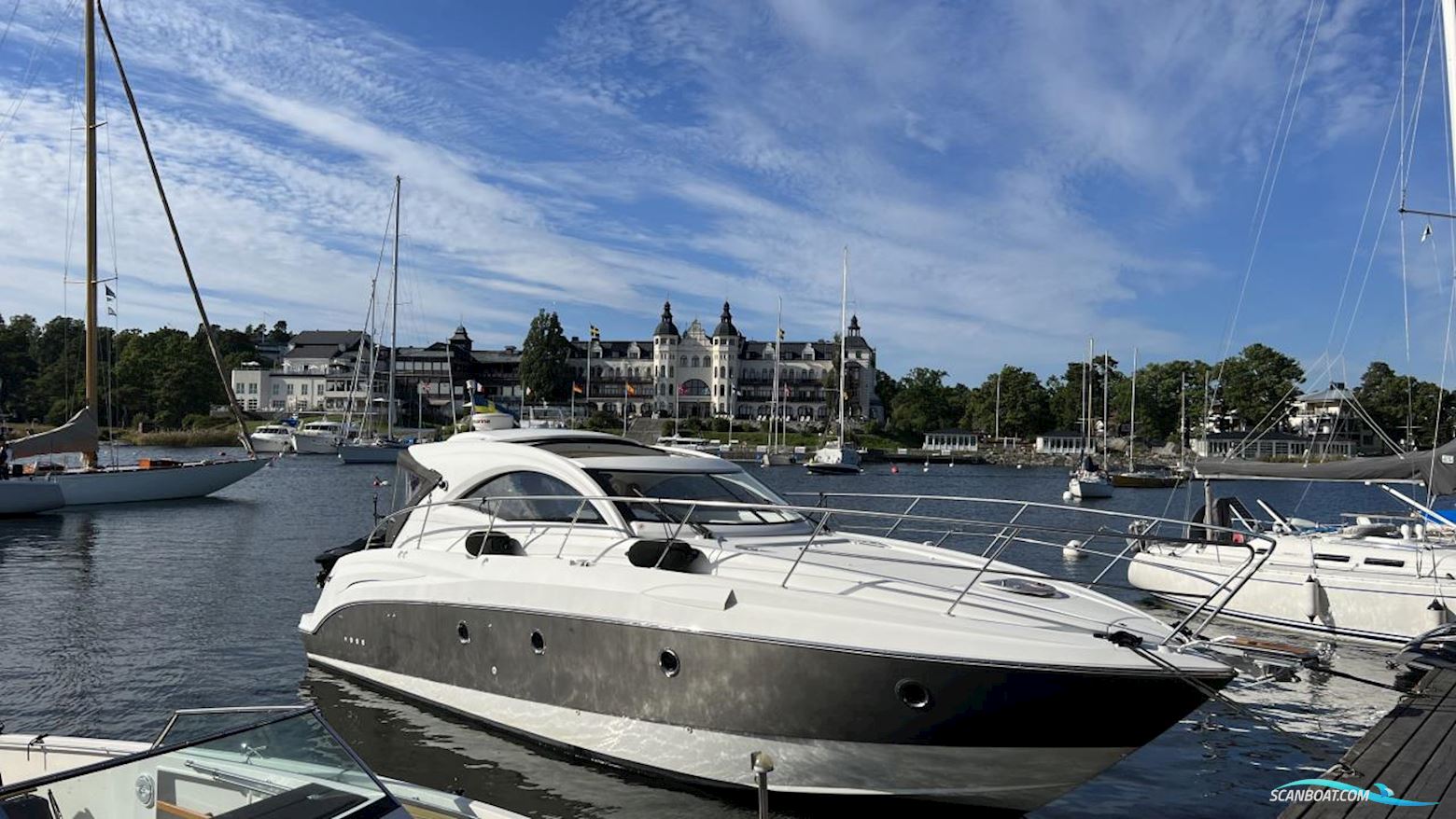 Beneteau Monte Carlo 37 HT Motorbåd 2009, med Volvo Penta motor, Sverige