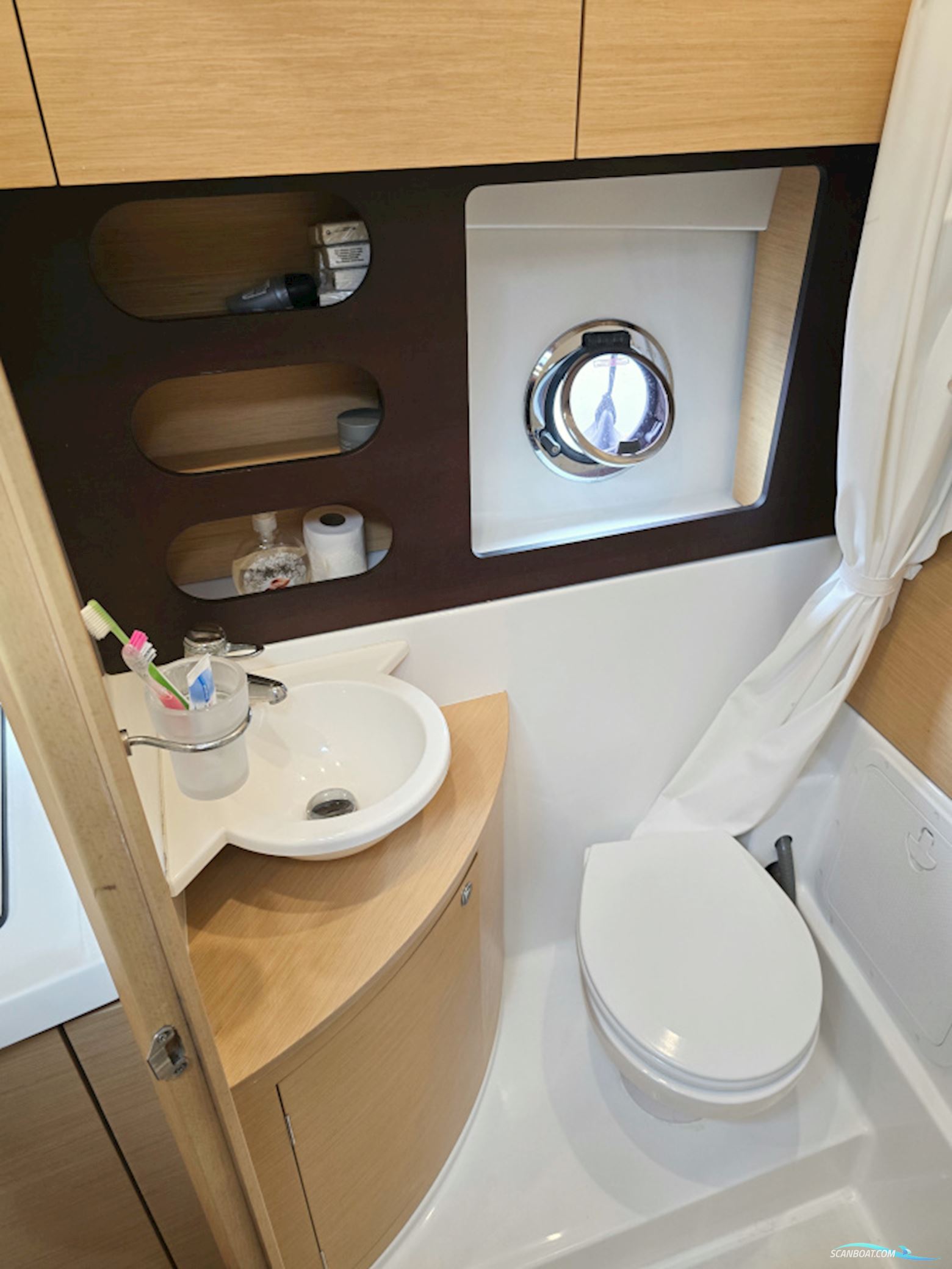 Beneteau Monte Carlo 37 SC Volvo Penta D4-260 Evc