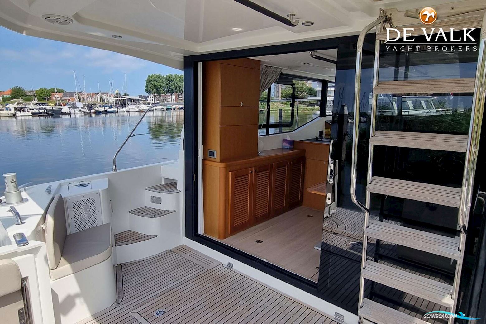 Beneteau Swift Trawler 35