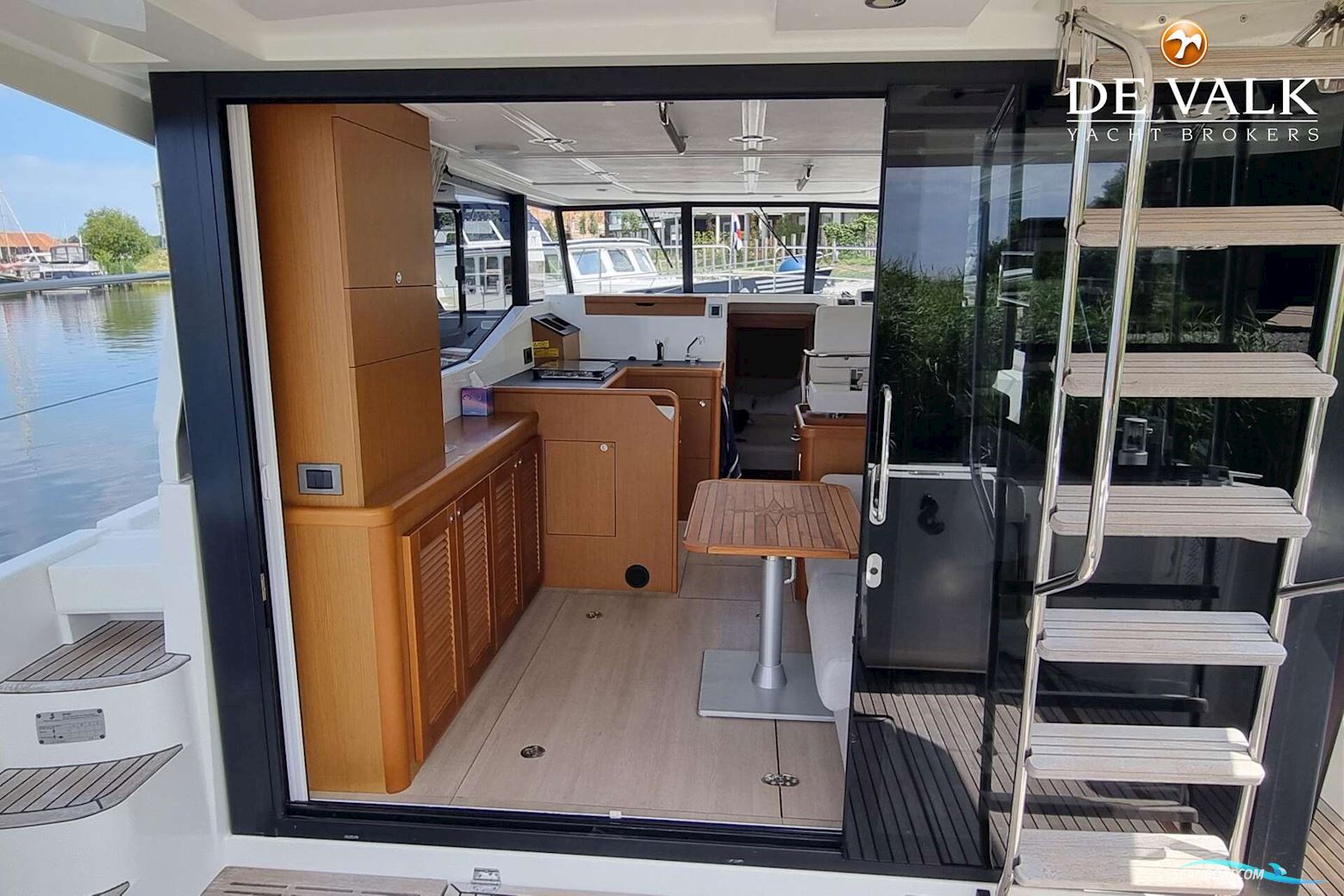 Beneteau Swift Trawler 35