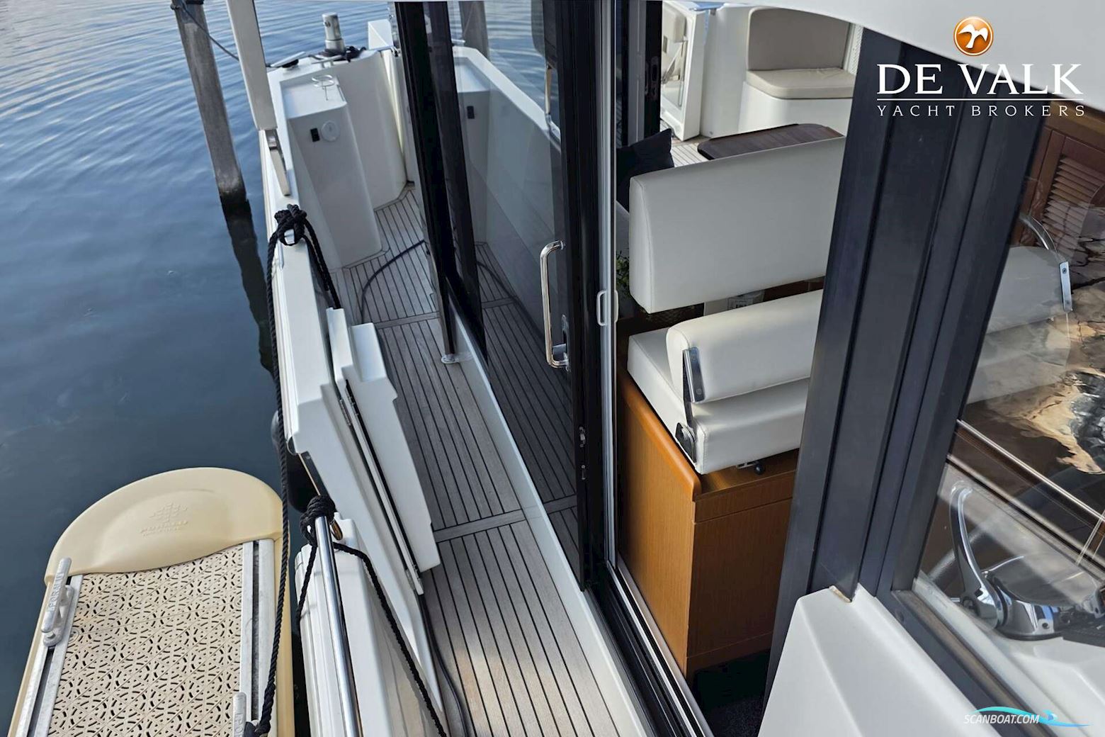 Beneteau Swift Trawler 35