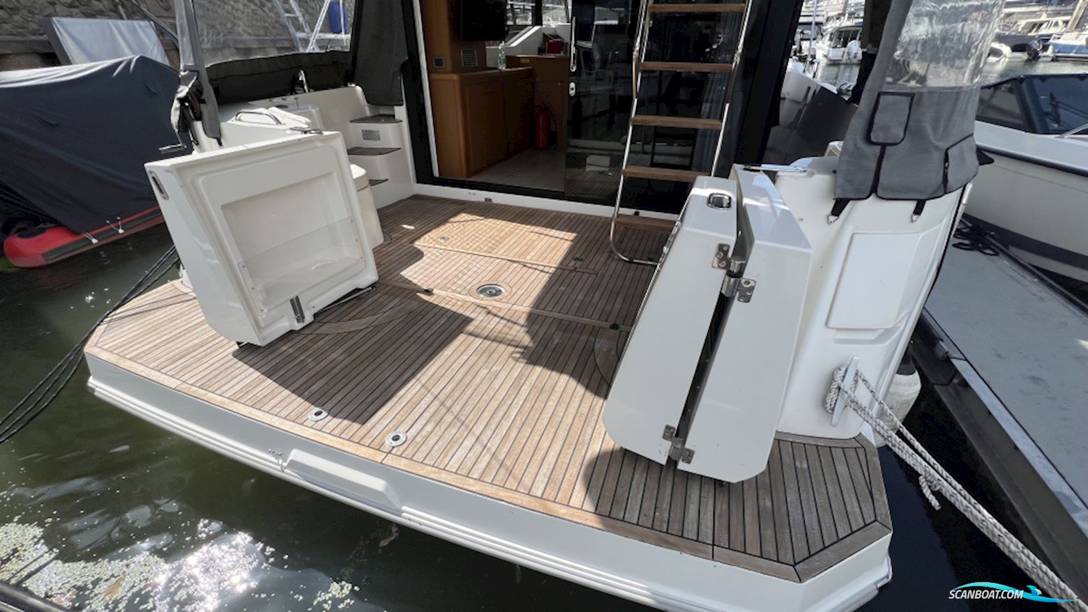 Beneteau Swift Trawler 35