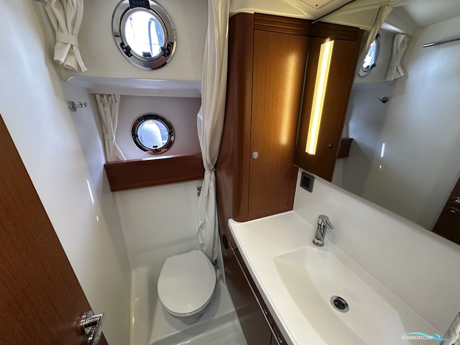 Beneteau Swift Trawler 44