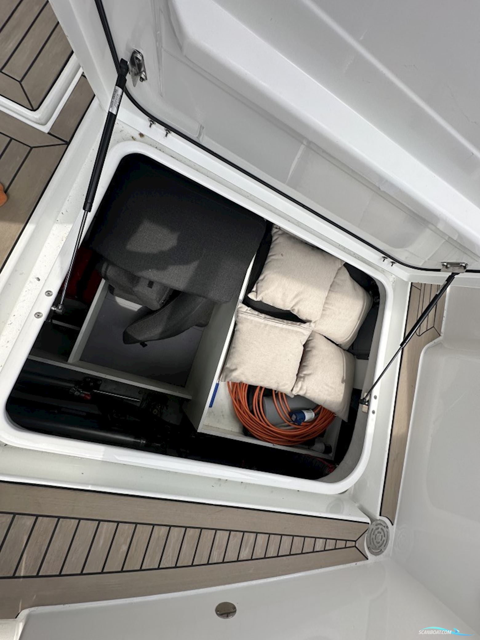 Beneteau Swift Trawler 44