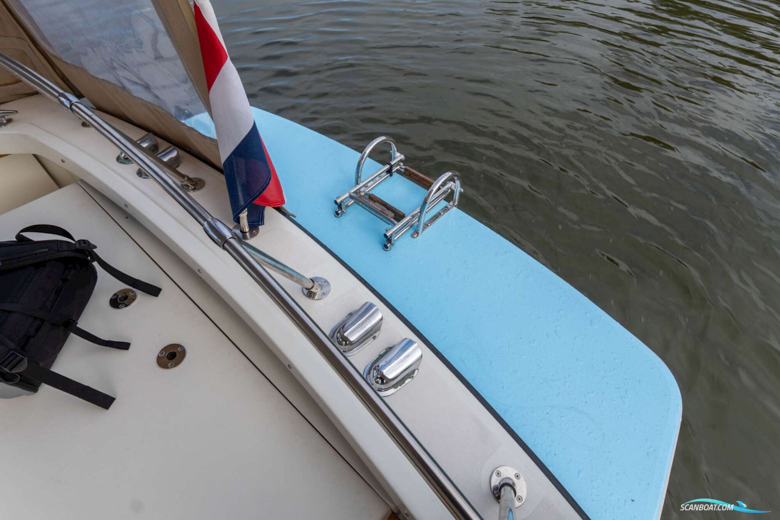 Bertram 25 Express Cruiser
