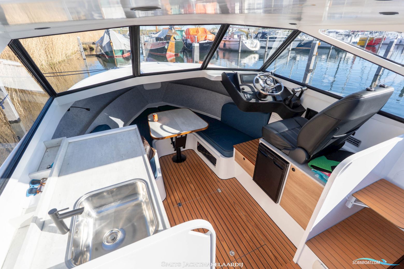 Bertram 25