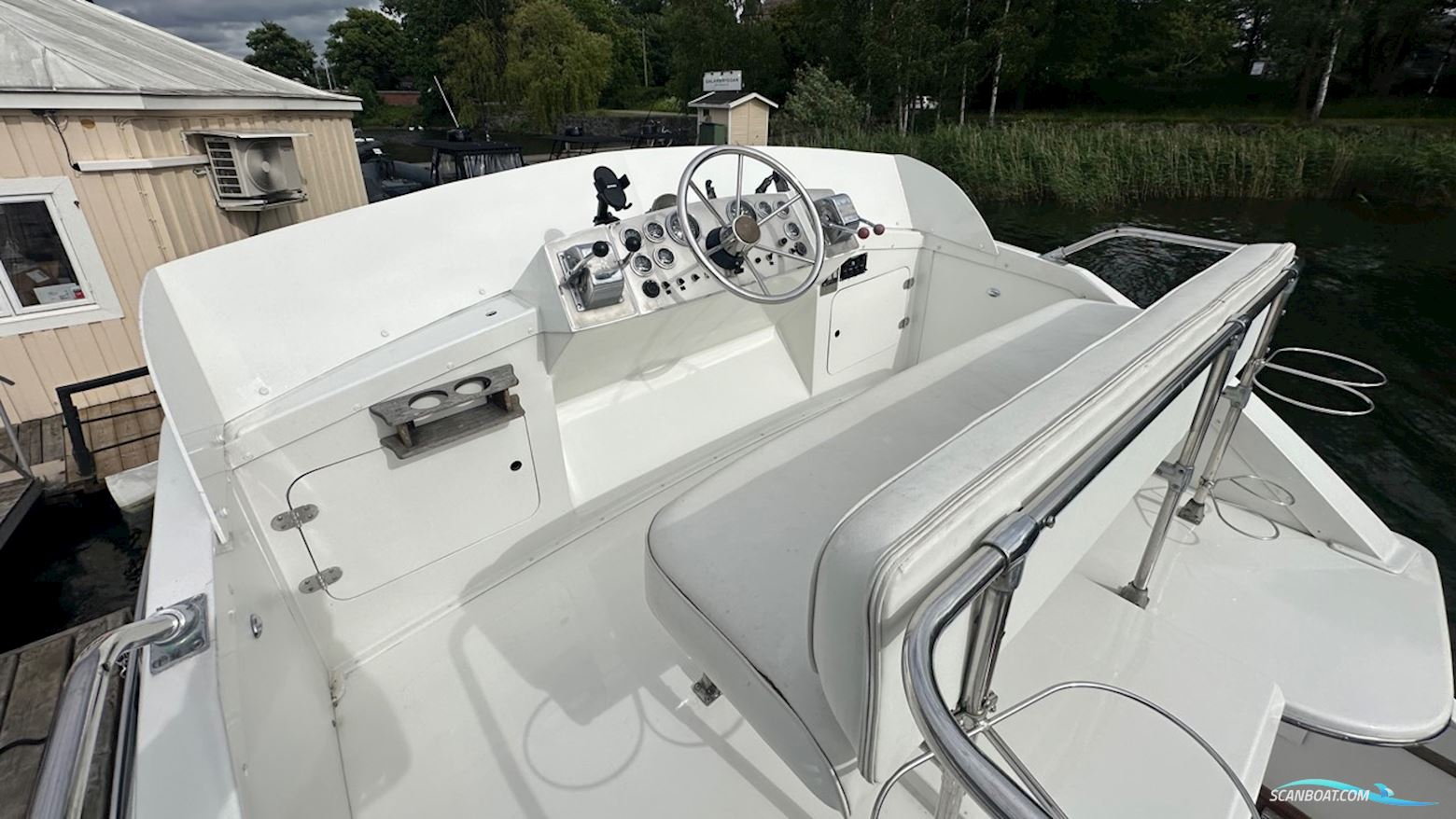 Bertram 28 Flybridge