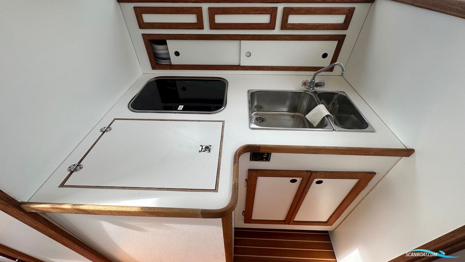 Bertram 28 Flybridge