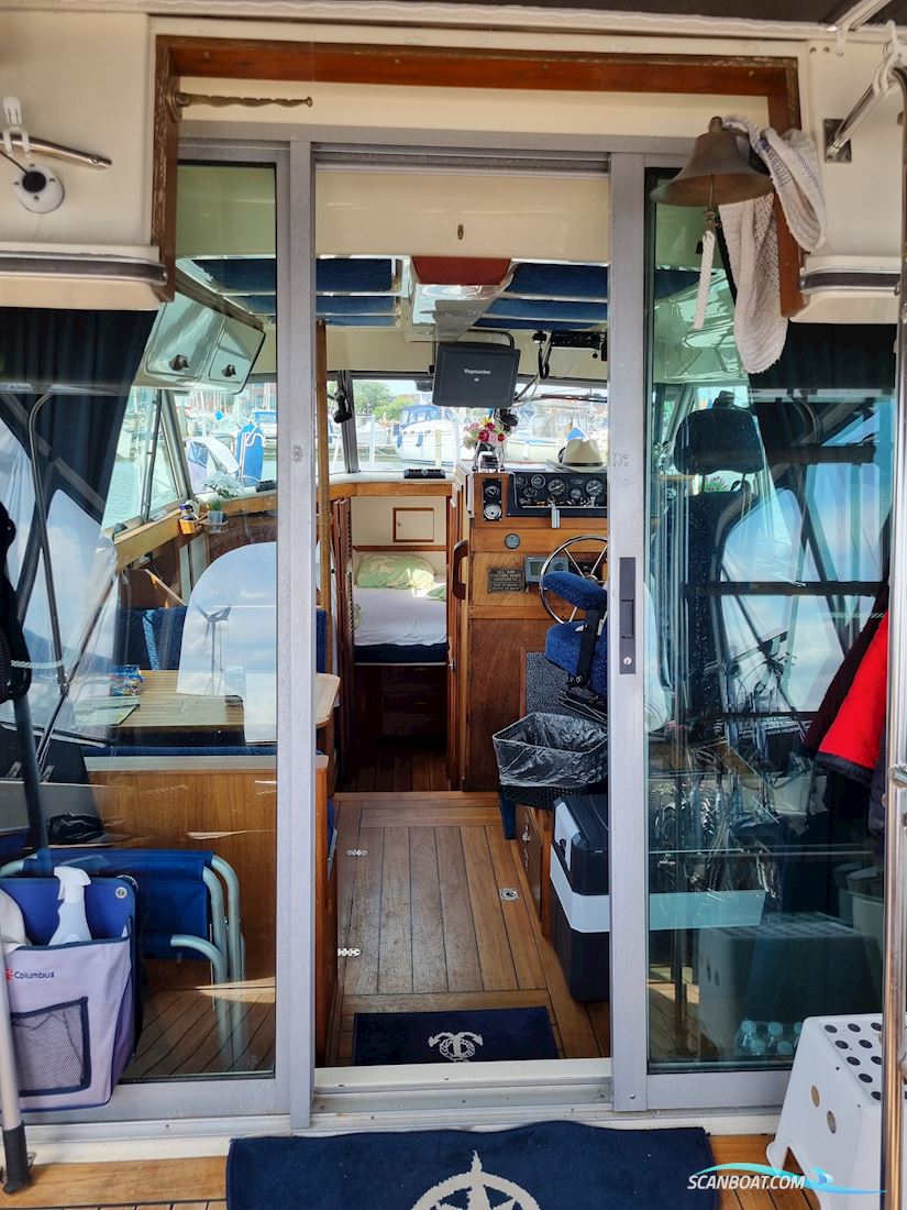 Bertram 30 Fly