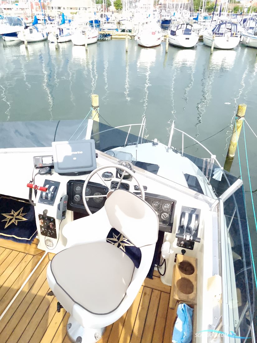 Bertram 30 Fly