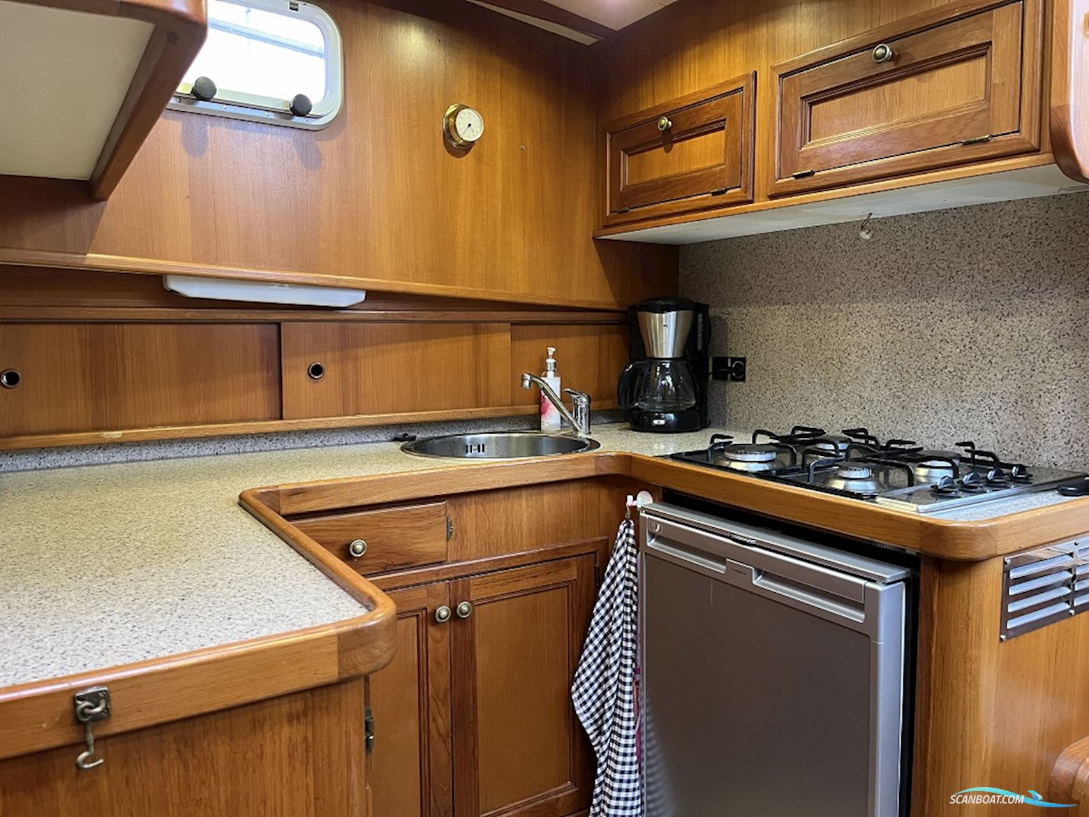 Blauwe Hand Trawler 1400