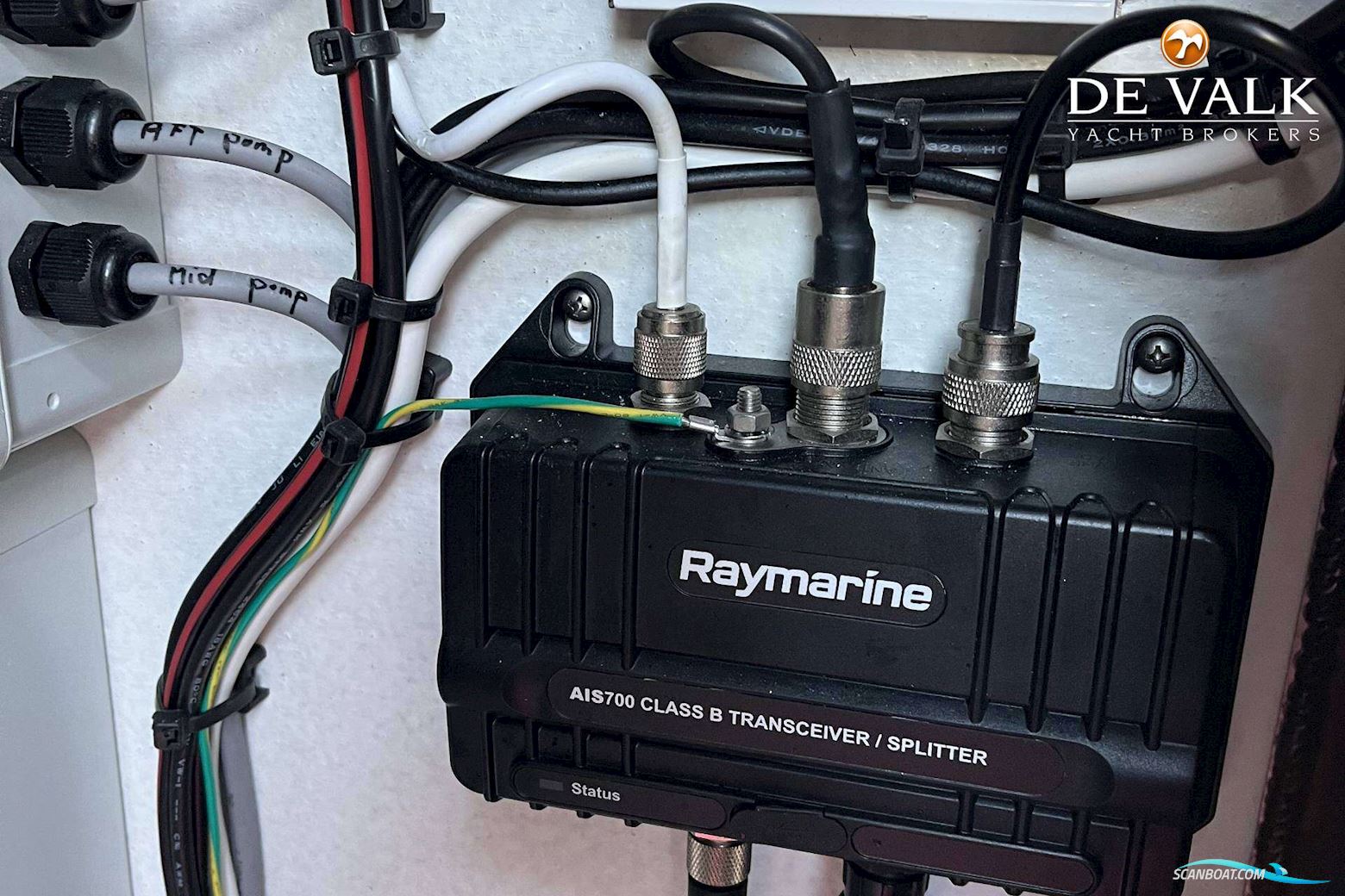 Blue Spirit 10.00 Cabin