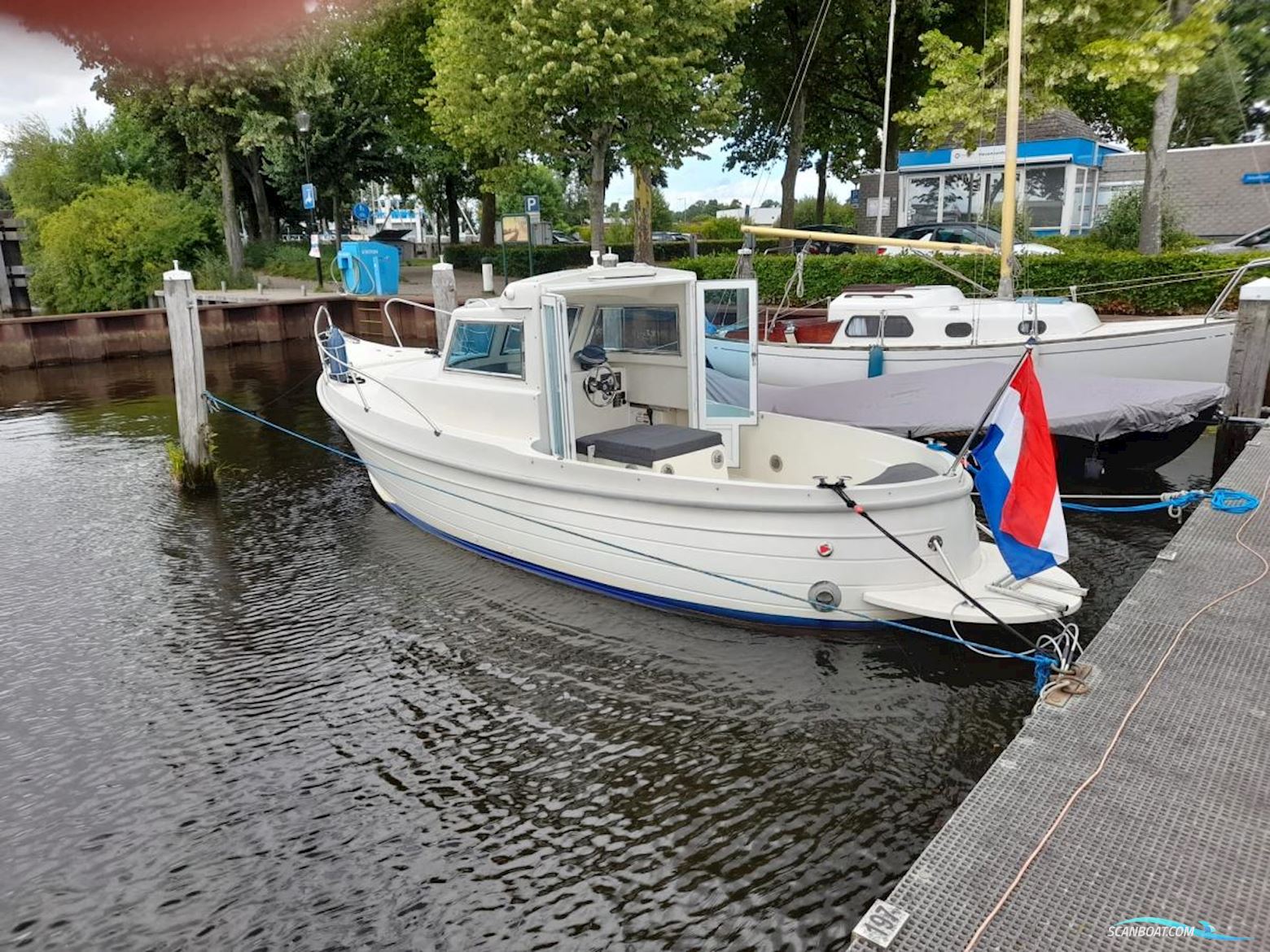 Blue Star Retro Cabin 22 Fisherboat