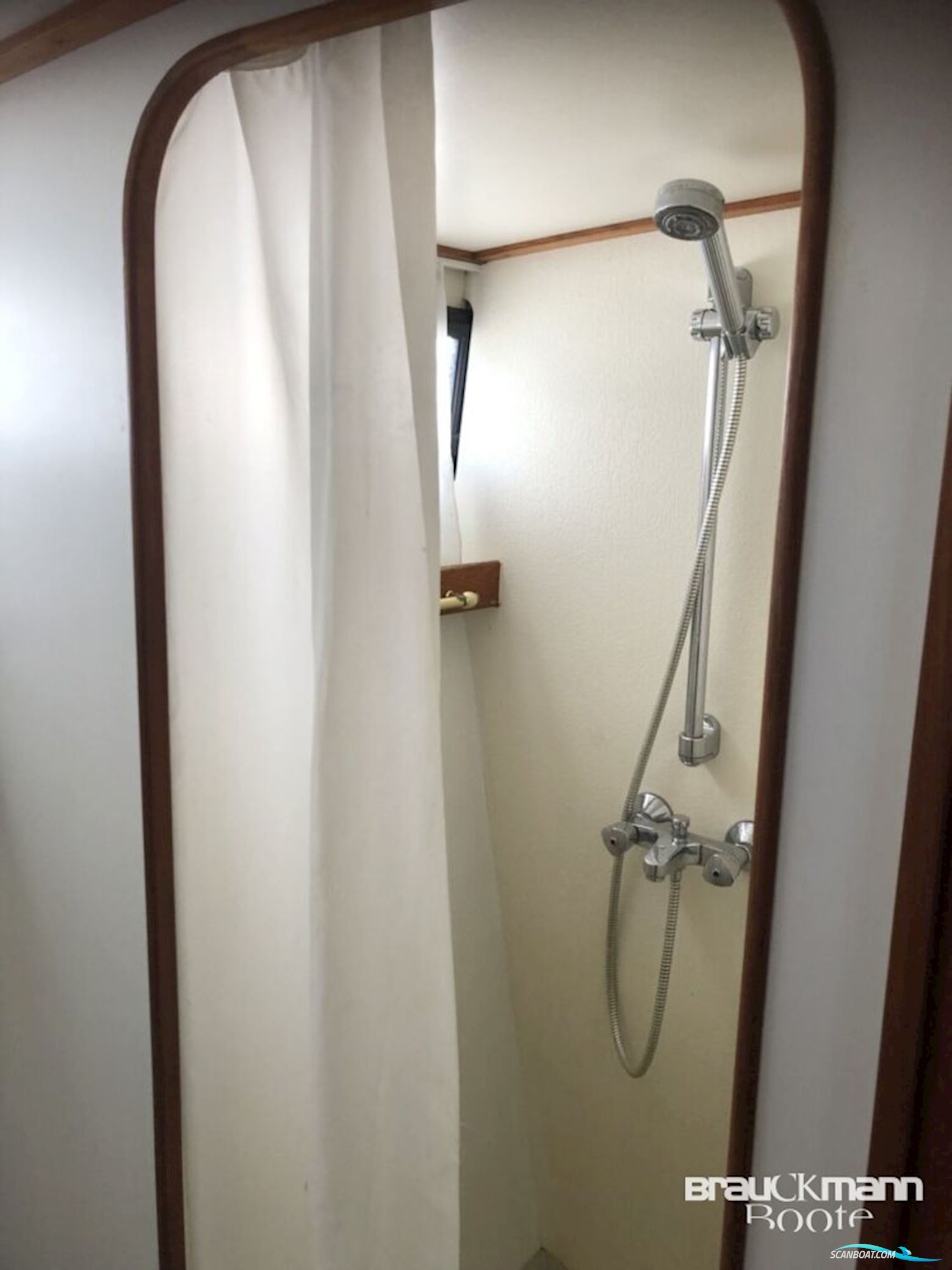 Boarncruiser New Line de Luxe 395