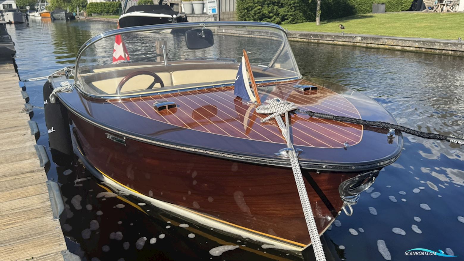 Boesch 510 Sport de Luxe Motorbåd 1973, med Crusader motor, Holland